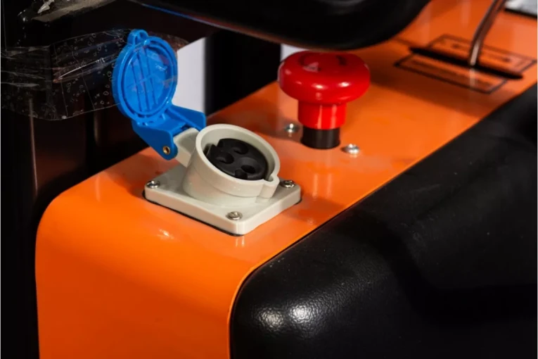 Штабелер с электроподъемом 1 т - 3 м Вилы: 1100 , Гелевая АКБ, SPN1030 SIBLINE купить в Екатеринбурге Штабелер с электроподъемом 1 т - 3 м Вилы: 1100 , Гелевая АКБ, SPN1030 SIBLINE купить в Екатеринбурге