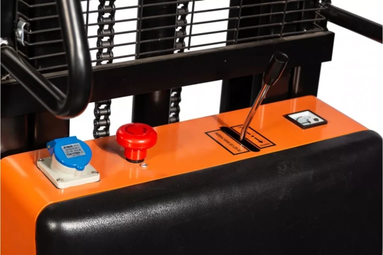 Штабелер электрический самоходный 1,2 т - 3 м Вилы: 1150 , Гелевая АКБ, CL1230J SIBLINE купить в Екатеринбурге