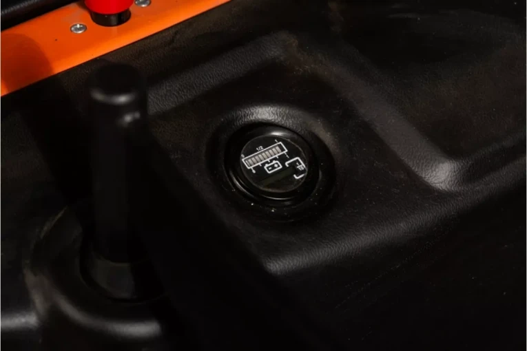 Штабелер электрический самоходный с платформой 1,5 т - 5,6 м Вилы: 1150 , АКБ Свинцово - кислотная, CL1556W SIBLINE купить в Екатеринбурге