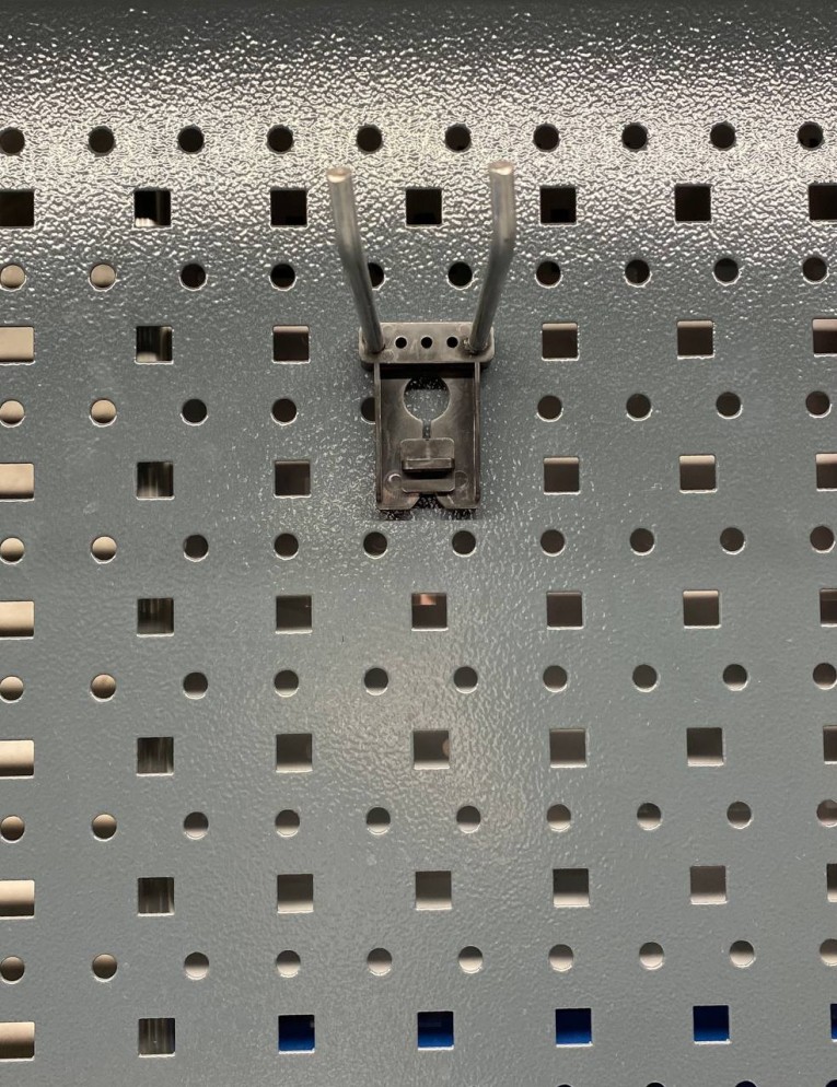 Крючок двойной 100 мм купить в Екатеринбурге Крючок двойной 100 мм купить в Екатеринбурге