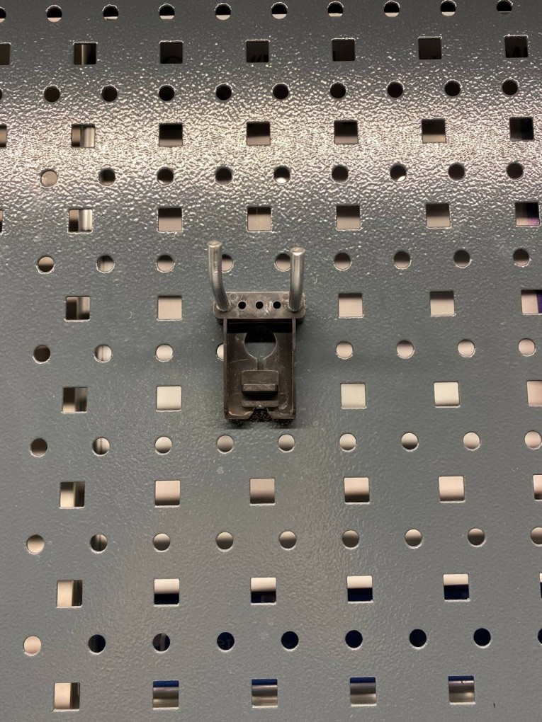 Крючок двойной 38 мм купить в Екатеринбурге