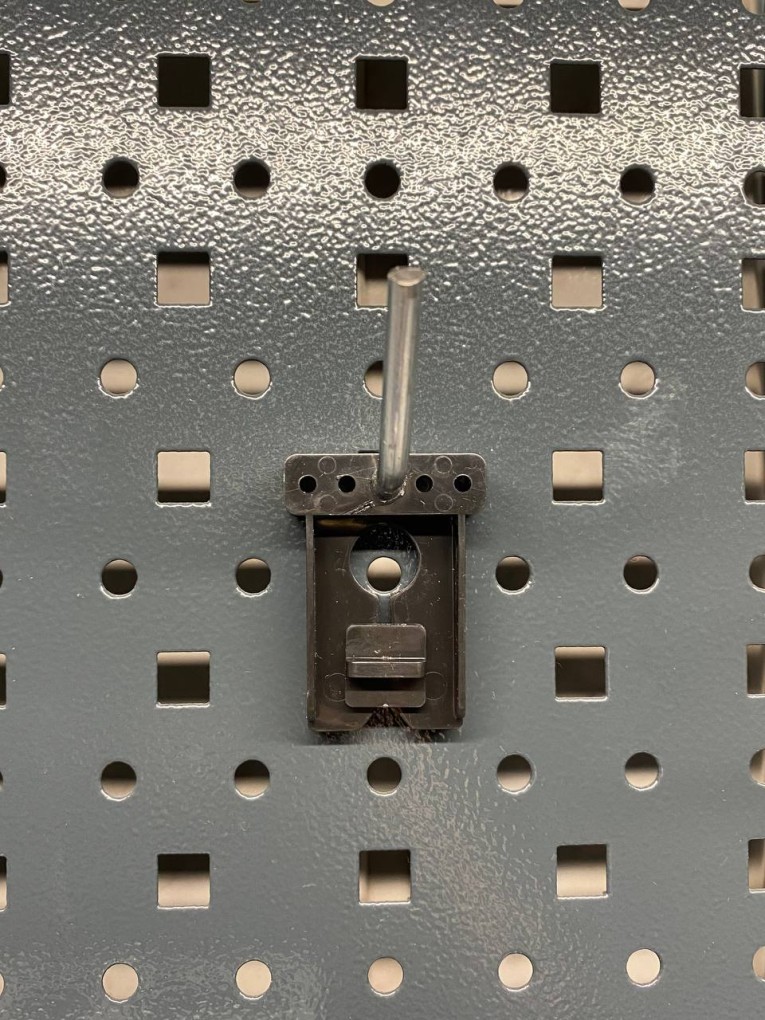 Крючок наклонный 50 мм купить в Екатеринбурге Крючок наклонный 50 мм купить в Екатеринбурге