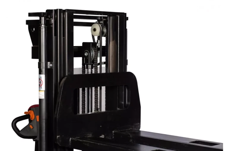 Штабелер электрический самоходный 1,6 т - 4,6 м Вилы: 1150 , АКБ Свинцово - кислотная, CL1646GP SIBLINE купить в Екатеринбурге Штабелер электрический самоходный 1,6 т - 4,6 м Вилы: 1150 , АКБ Свинцово - кислотная, CL1646GP SIBLINE купить в Екатеринбурге